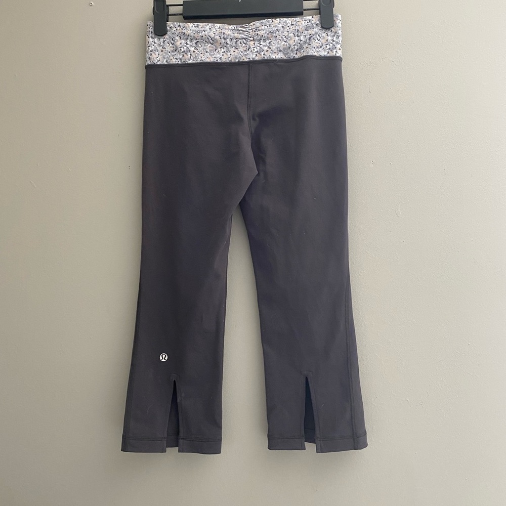 Lululemon Gather & Crow cropped leggings - Picture 2 of 11